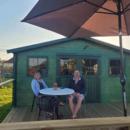 The Vie Llage - Authorial 3* Vagos