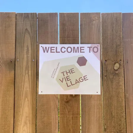 Guest house The Vie Llage - Authorial Vagos