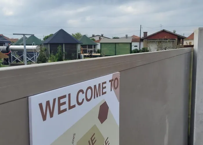 The Vie Llage - Authorial بيت ضيافة فاغوس