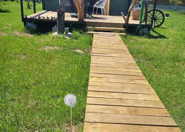 The Vie Llage - Authorial 3*