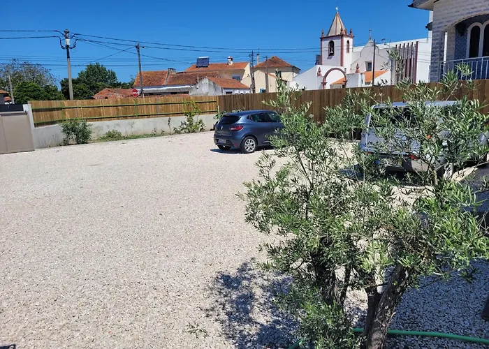 The Vie Llage - Authorial فاغوس